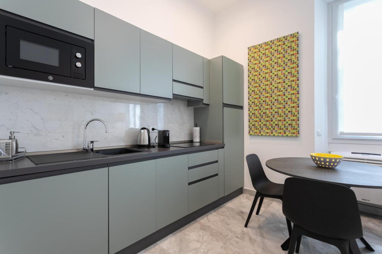 Luna Homes - Bilocale In Mac Mahon Милано Екстериор снимка