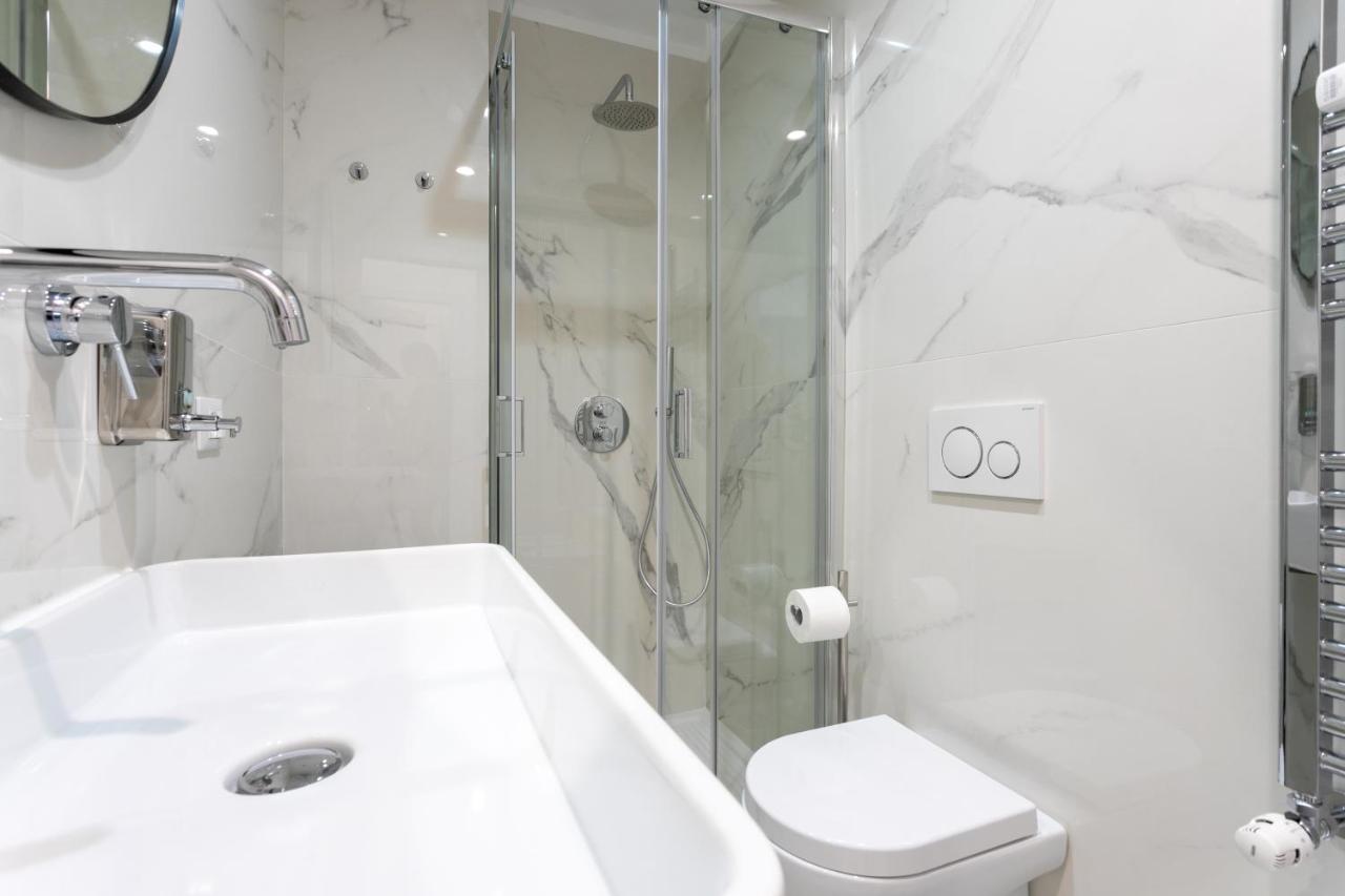 Luna Homes - Bilocale In Mac Mahon Милано Екстериор снимка