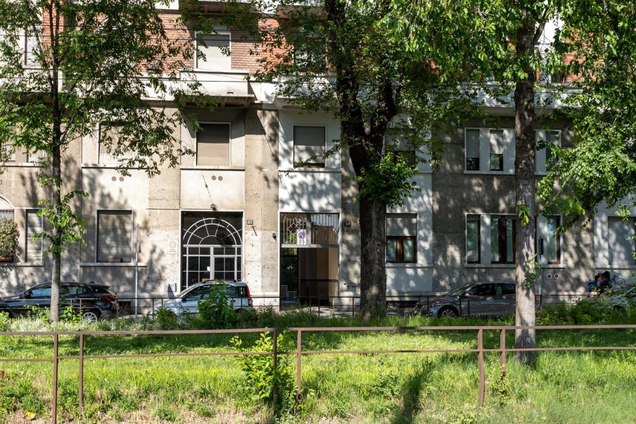 Luna Homes - Bilocale In Mac Mahon Милано Екстериор снимка